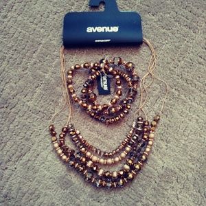 🌸Avenue Necklace and Bracelet 🌸